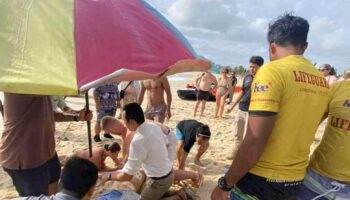 Герои на водных скутерах вытаскивают туриста из водоворота в Пхукете (видео)