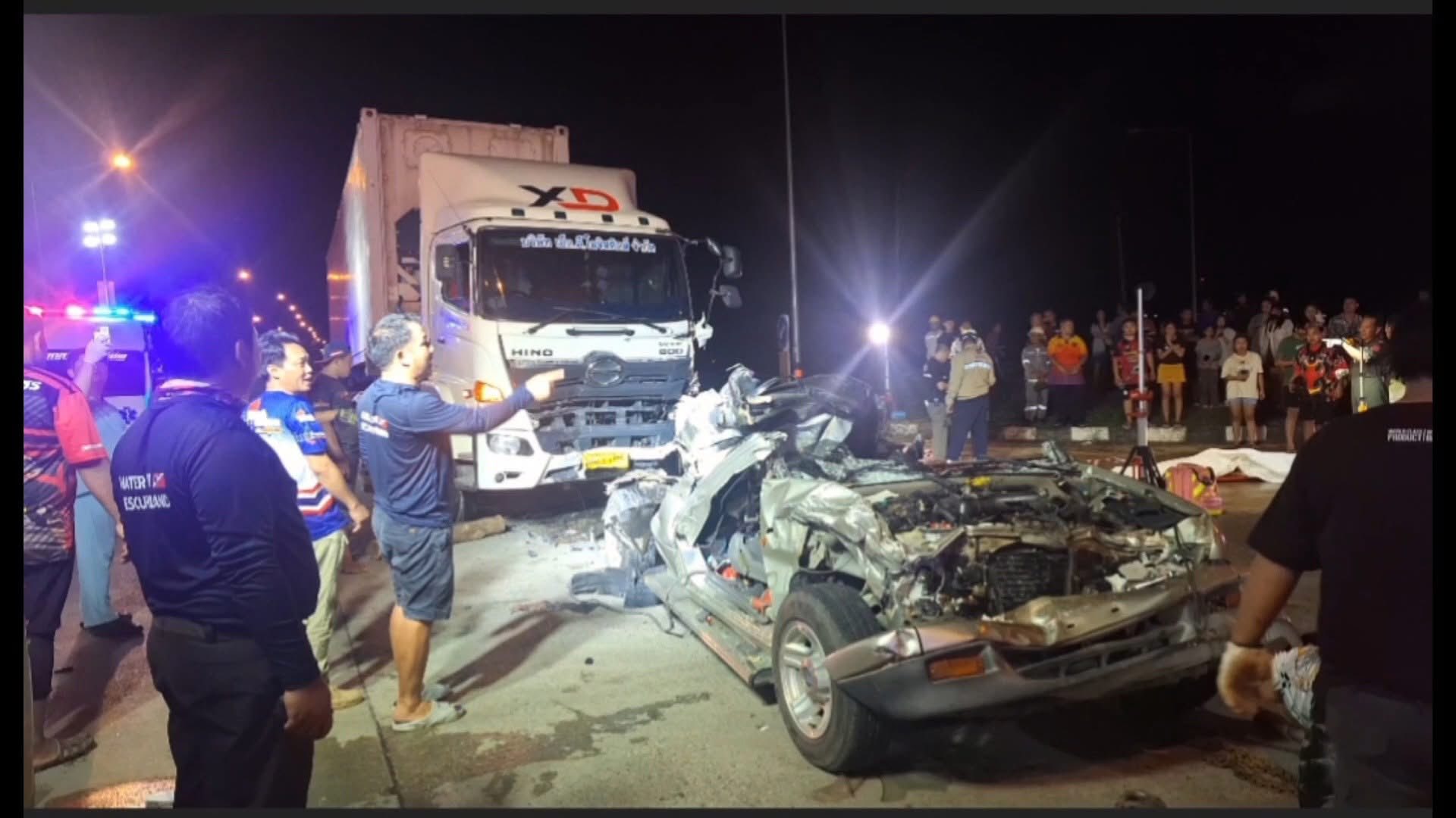 Грузовик проехал на красный свет, вызвав смертельную аварию в Фаяо