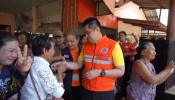 Губернатор Сисакета провожает 105 эвакуированных обратно домой, подчеркивая меры безопасности