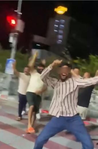 Индийские туристы превращают песчанку Паттайи в танцпол