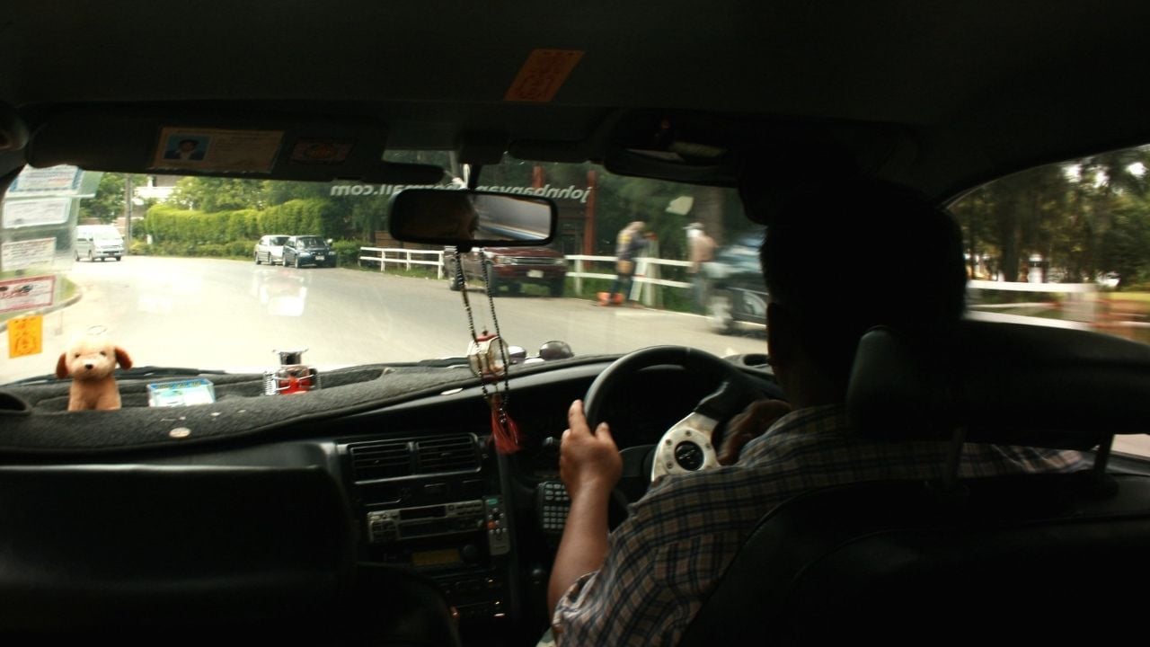 Иностранная учительница подала жалобу о изнасиловании против водителя такси на базе приложения в Пхукете