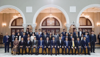 Исполняющий обязанности премьер-министра Пхумтам подтверждает доверие инвесторов с более чем 550 миллиардами бат в обязательствах стратегического сектора