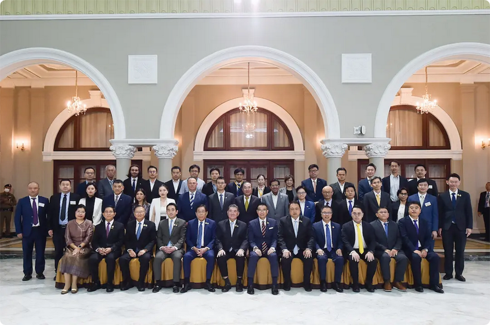 Исполняющий обязанности премьер-министра Пхумтам подтверждает доверие инвесторов с более чем 550 миллиардами бат в обязательствах стратегического сектора