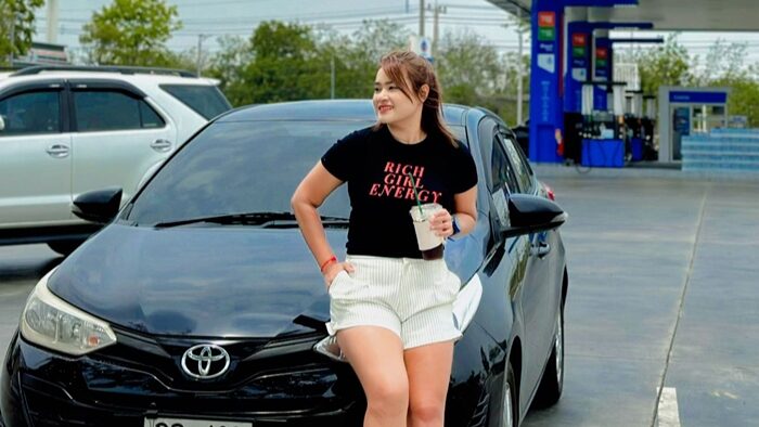 Кража автомобиля оставила тайскую продавщицу в унынии, потери составили более 50 000 бат