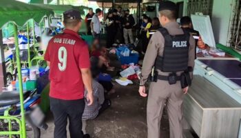 Ледяное мороженое: Продавцы из Камбоджи пойманы в Удонтхани