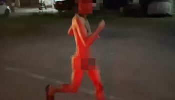 Мужчина из Пхаттальунга утверждает, что бегает голым в поисках истинной любви