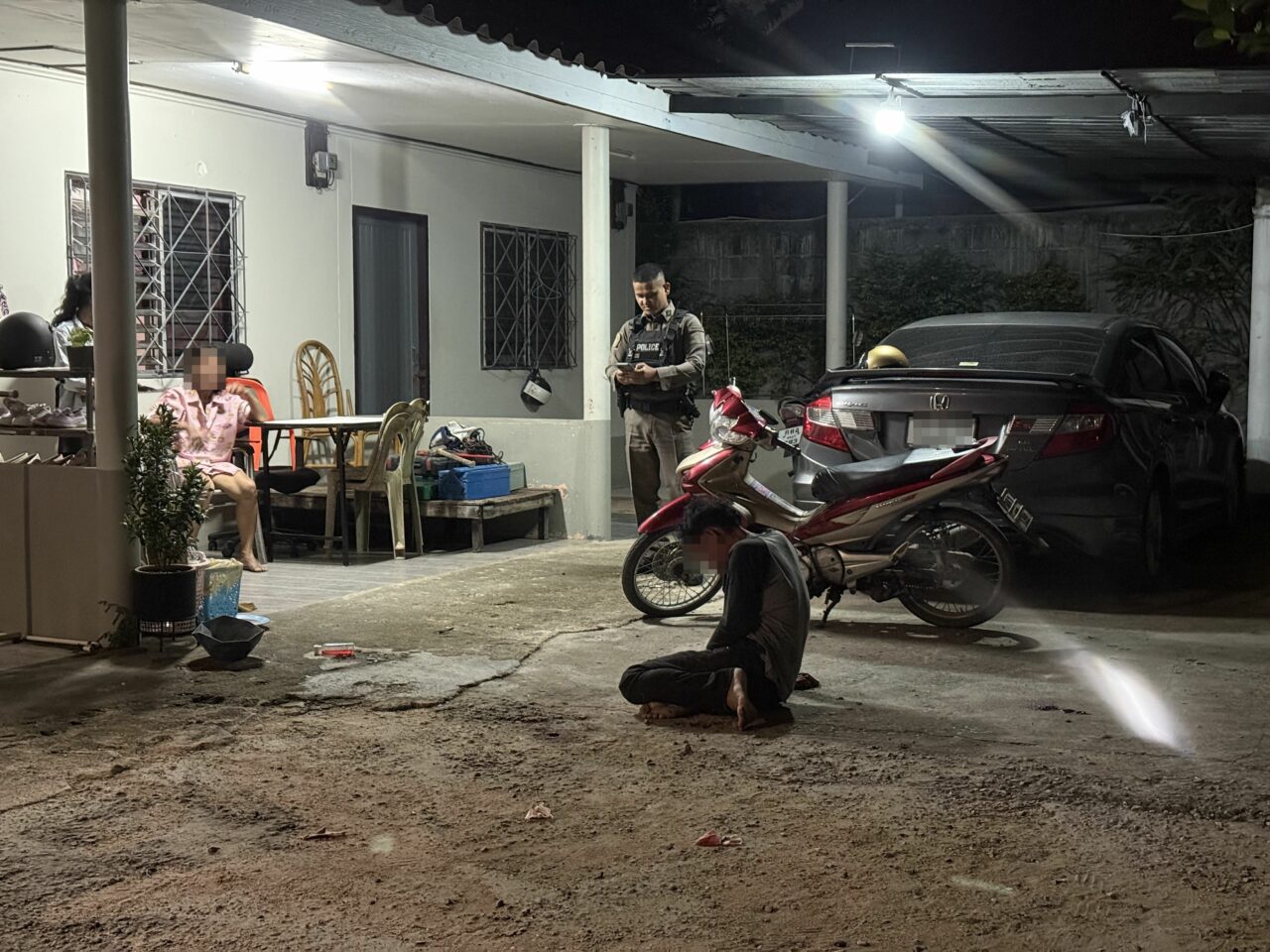 Мужчина из Чонбури застрелен отчимом во время пьяной ссоры