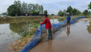 Наводнения реки Йом вынуждают срочную эвакуацию в Пхичите