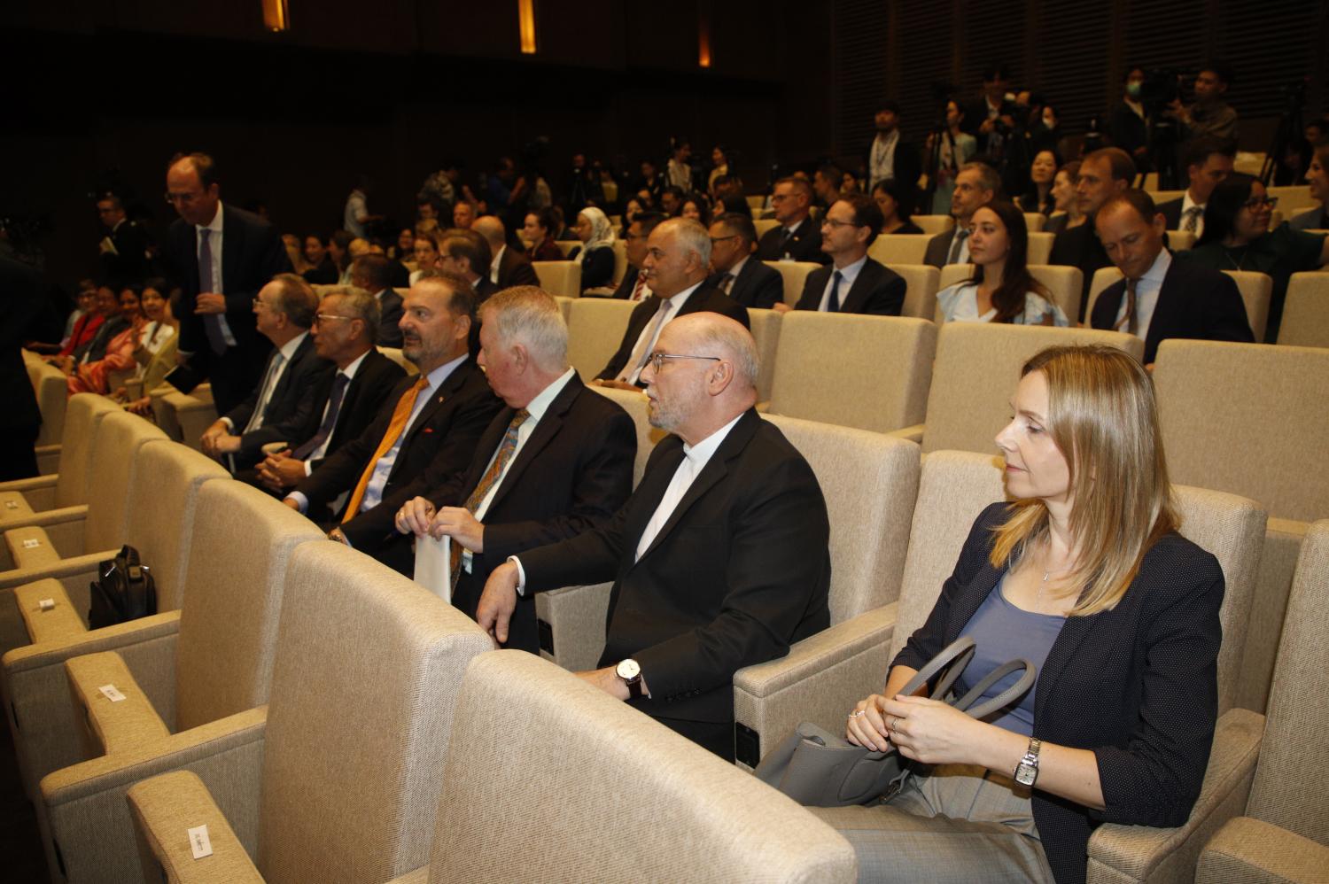 Напряженность из-за мин возрастает