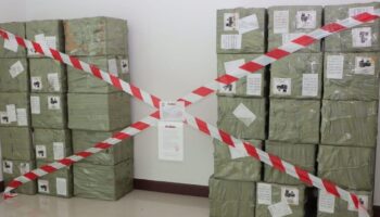 Обнажена незаконная деятельность по обращению с электронными отходами, импортирующая телефоны в Таиланд