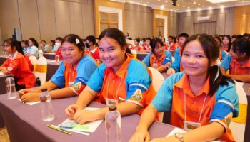 Паттайя наделяет подростков возможностями через мастерские «Счастливая школа»