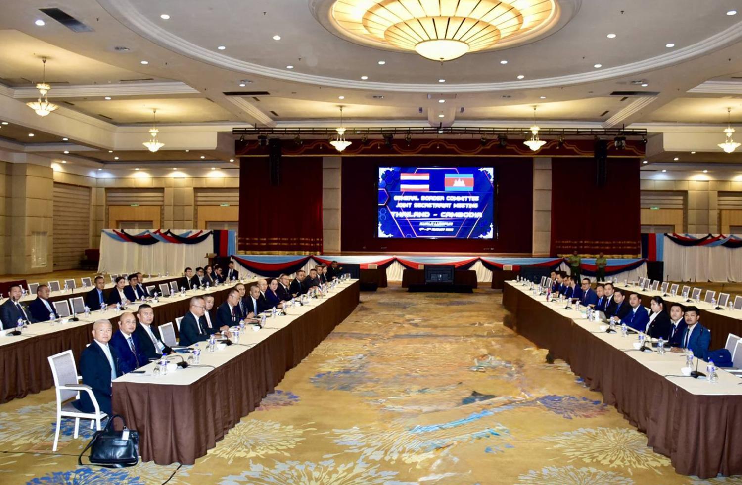 Переговоры о пограничном перемирии продолжаются в Малайзии