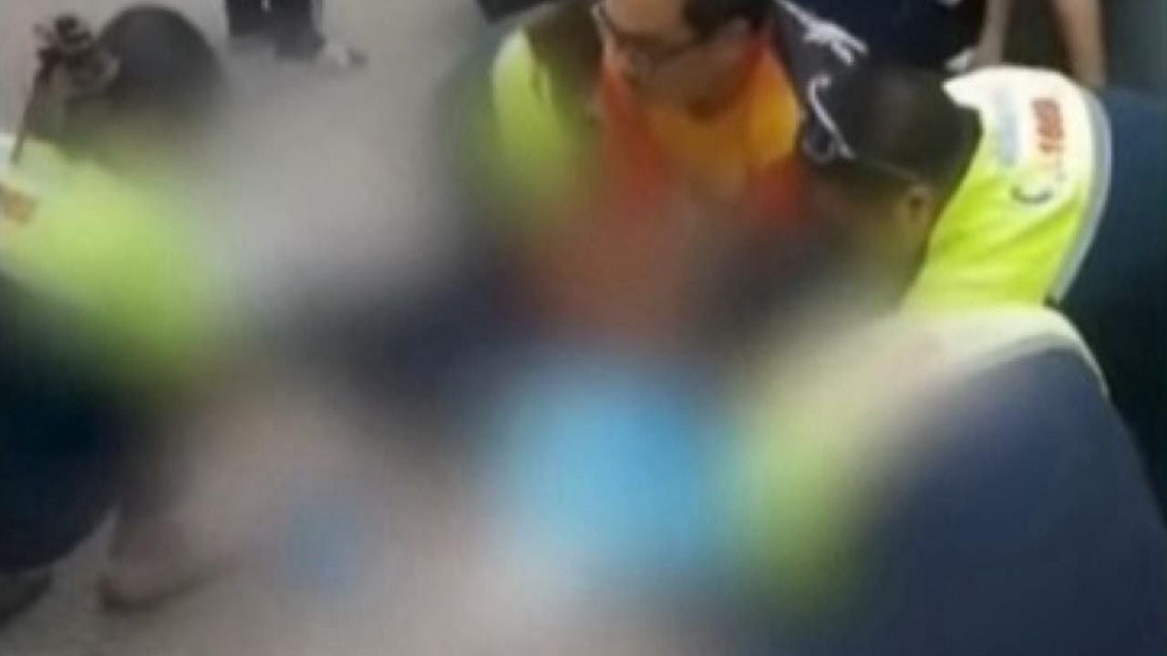 Подросток-стрелок арестован за стрельбу в 15-летнюю девочку на дороге Патум Тхани