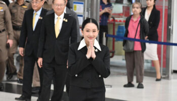 Премьер-министр Паетонгтарн ожидает решения суда, которое может положить конец её правлению