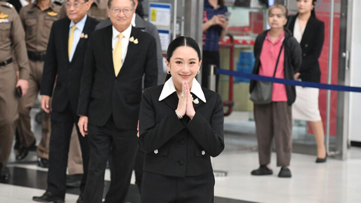 Премьер-министр Паетонгтарн ожидает решения суда, которое может положить конец её правлению