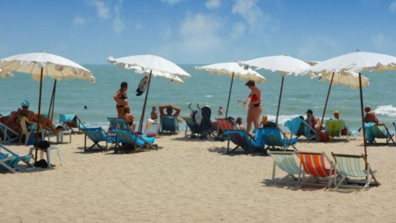 Пхетчабури рассматривает продажу алкоголя в буддийские дни для стимулирования туризма