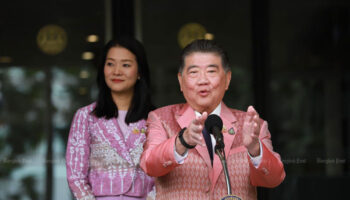 Пхумтхам отрицает знание о переговорах Таксина и Тханатхорна