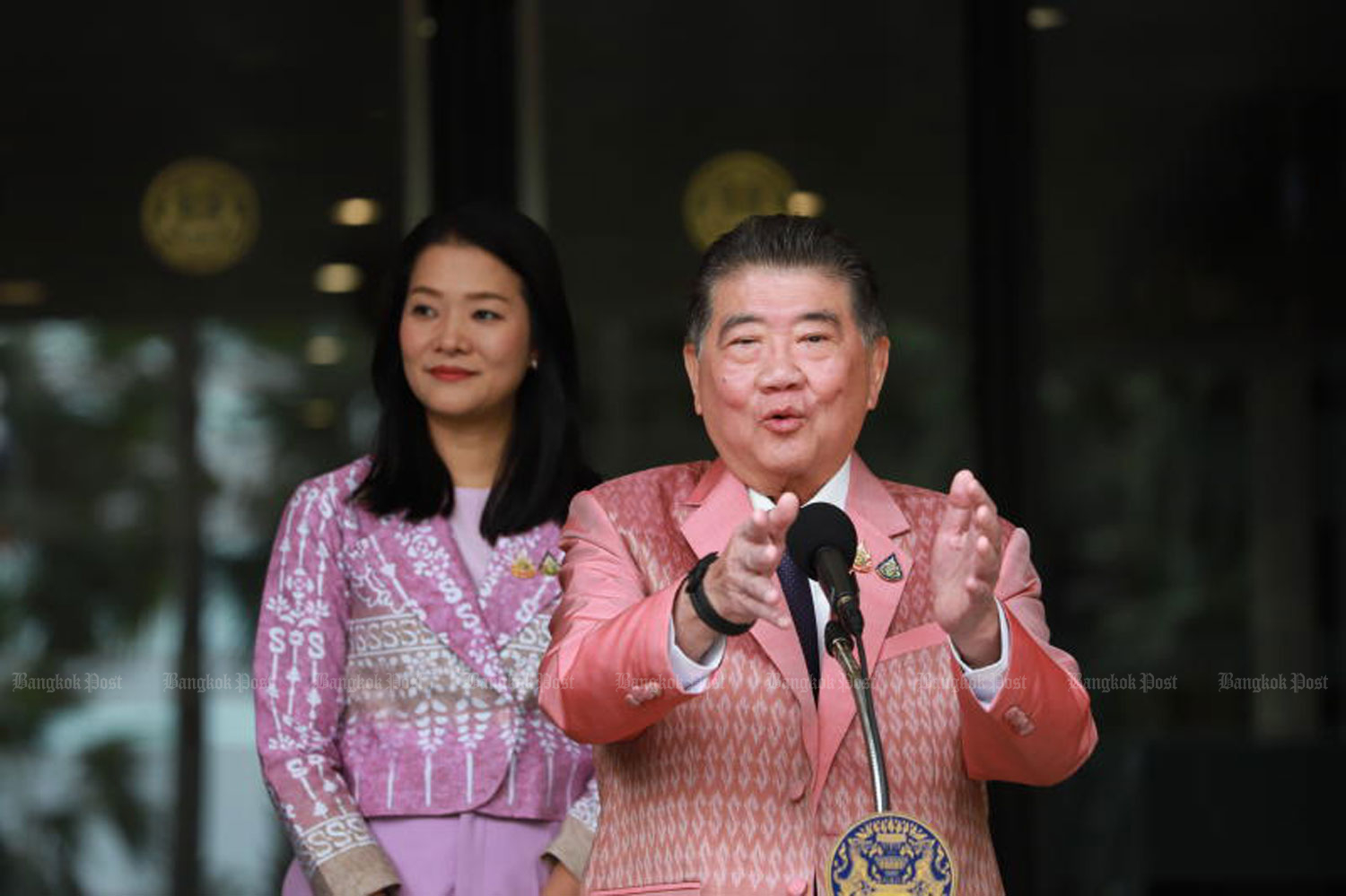 Пхумтхам отрицает знание о переговорах Таксина и Тханатхорна