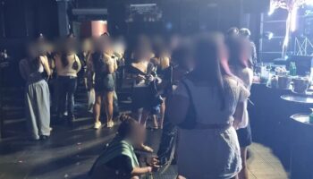 Рейд в ночном клубе в Нонгтхабури выявил наркотики, 16 человек дали положительный результат теста