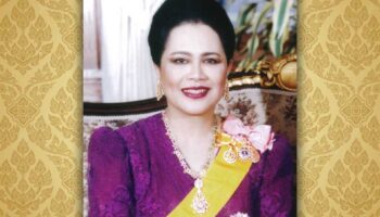 С днём рождения, её величество королева Сирикит Девятого правления