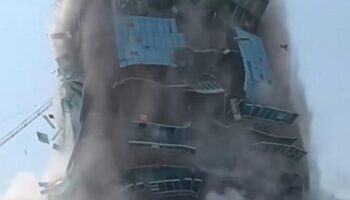 САО подвергся насмешкам после награды за 'прозрачность'