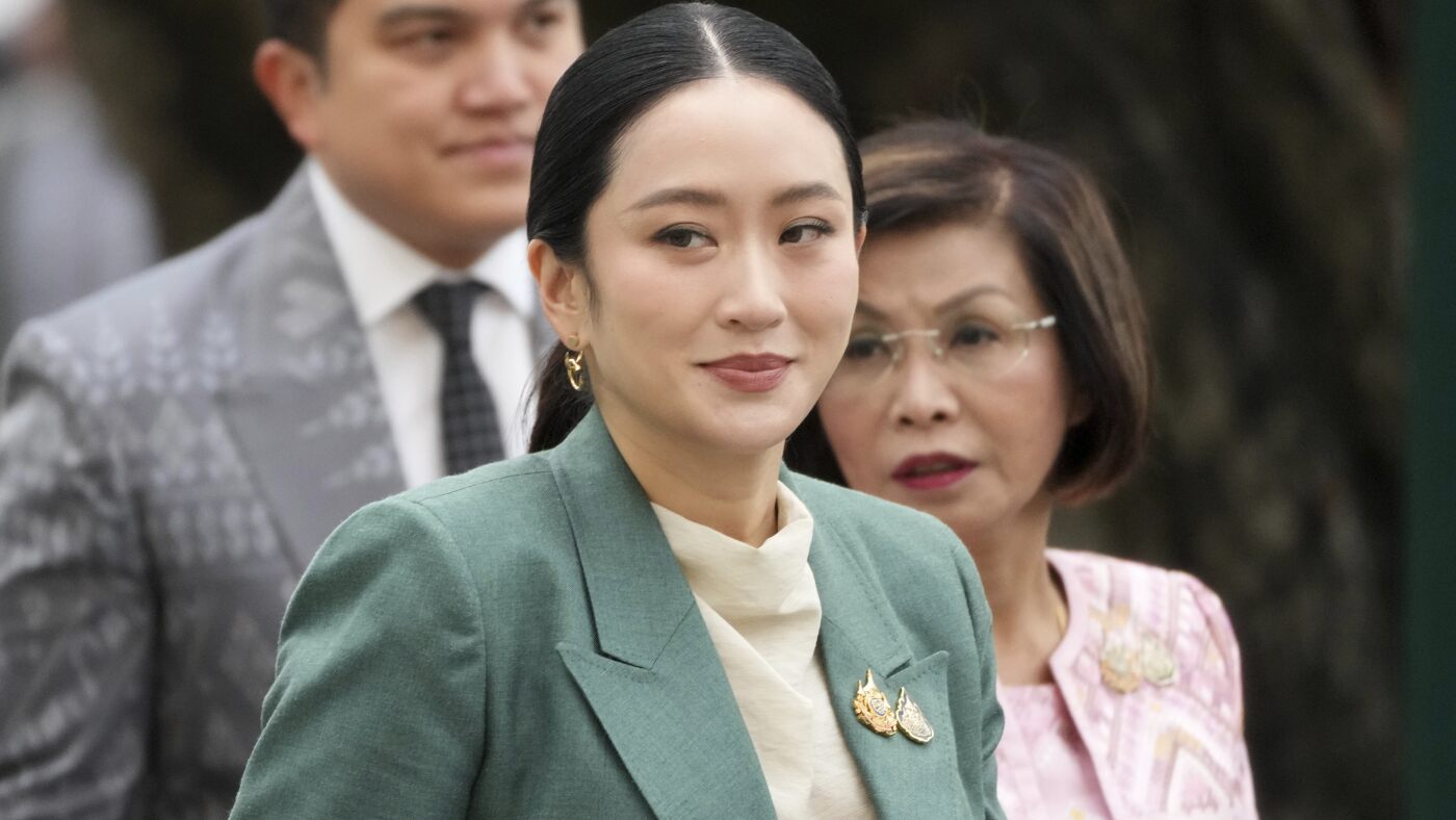 Смена политической власти в Таиланде: Премьер-министр Паетонгтарн Шинаватра уволен, уверенность бизнеса колеблется