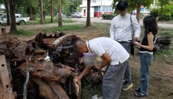 Сожжённая машина с skeleton найдена на скале Кхао Хом Ма