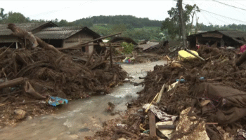 Спасательные работы продолжаются после смертельного оползня в Мэ Чаэм, трое все еще пропавших без вести.