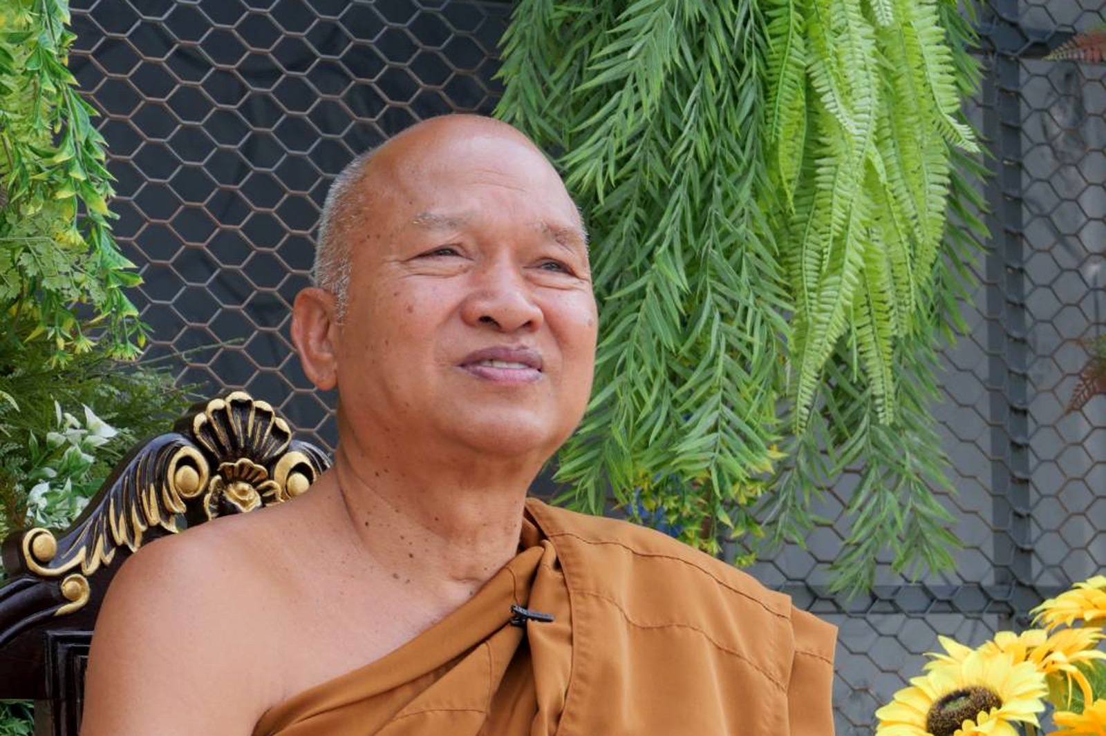 Старший аббат подал в отставку из Ват Пхрабатнампху на фоне внутреннего расследования