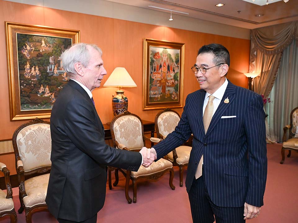 Таиланд подтверждает мирный подход в переговорах по пограничному конфликту с послом США.