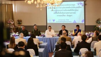 Тайланд информирует международных дипломатов о проблемах, связанных с минами, на границе с Камбоджей.