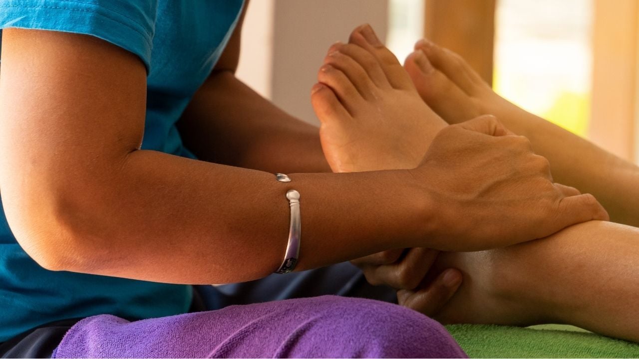 Тайская женщина раскрывает секрет секс-работы для покрытия ежедневного займа в 4 200 бат.