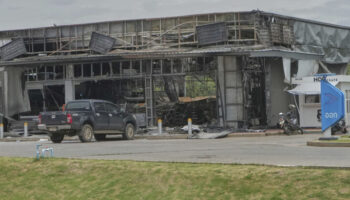 Тайские власти заставляют страховую компанию выплатить компенсацию за поврежденную ракетою автозаправочную станцию