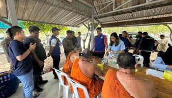 Тайские монахи пойманы в храме на Пхукете за употребление метамфетамина