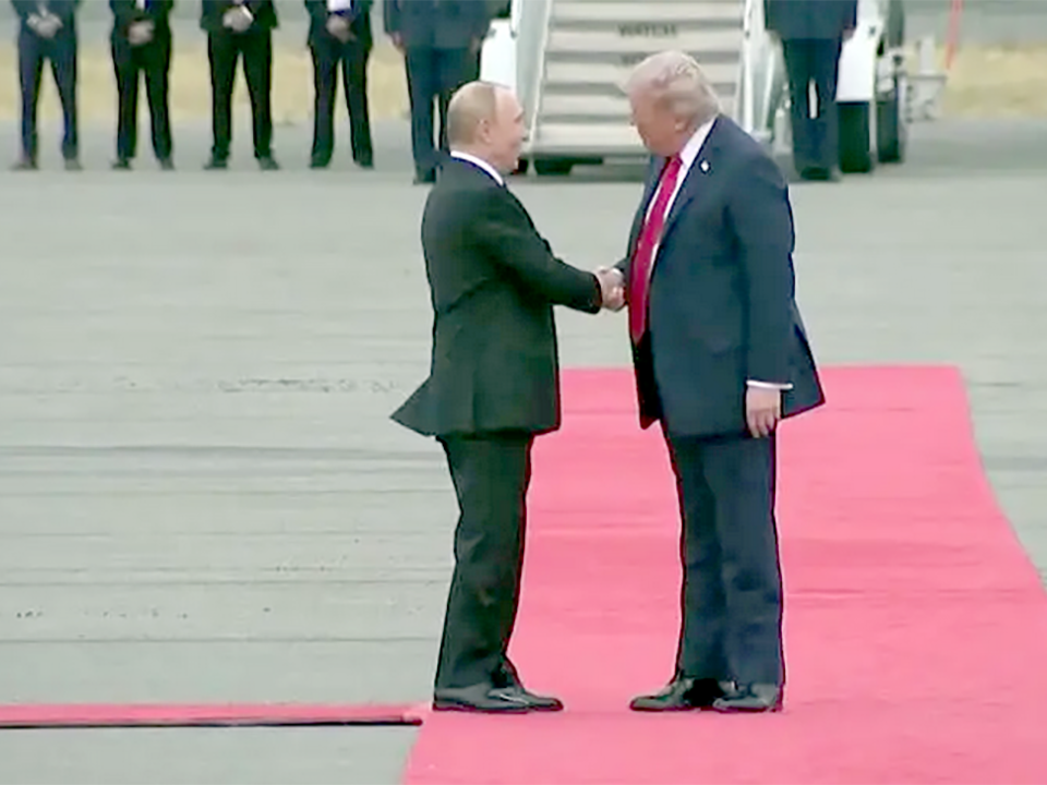 Трамп и Путин проводят переговоры без прорыва в вопросе войны в Украине