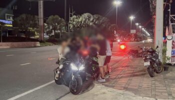 Туристы из Ближнего Востока попали в серьезную аварию на мотоцикле в Паттайе