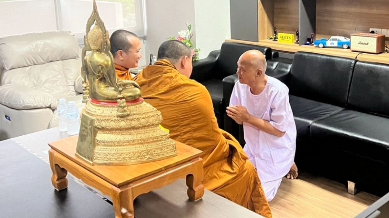 Фра Бат Нампу, бывший аббат, утверждает, что проектировал Башни Петронас под украденной личностью.