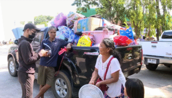 Эвакуированные из Сурина начинают возвращаться домой на фоне облегчения и осторожности