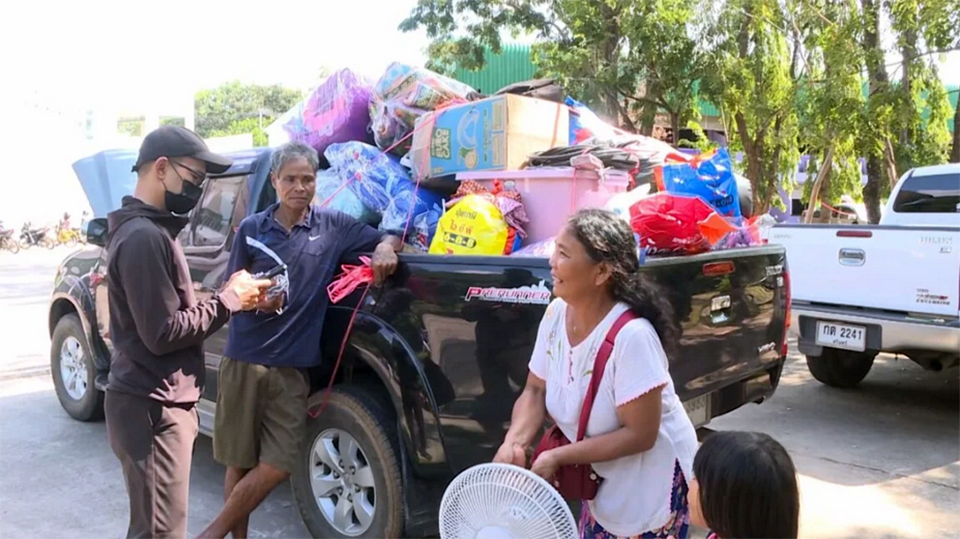 Эвакуированные из Сурина начинают возвращаться домой на фоне облегчения и осторожности