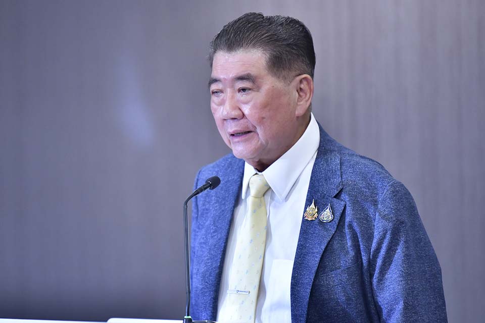 Phumtham созывает специальное заседание кабинета министров по тарифам США и мерам по облегчению на границе