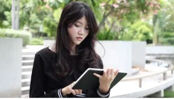 1 из 3 тайских подростков подвергнуты воздействию онлайн-сексуального контента, выясняет исследование