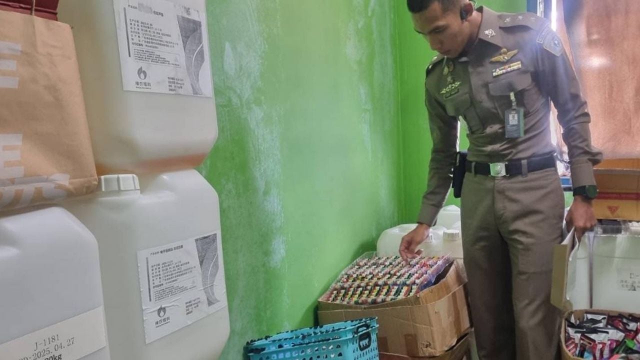 2 китайца и 11 бирманцев арестованы в Бангкоке при рейде на фабрику электронных сигарет