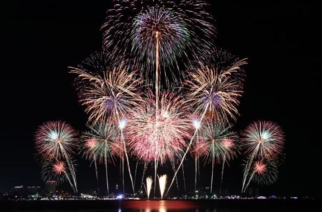 5-миллионный бат фейерверк для суперзарядки фестиваля в Паттайе