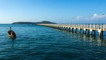 Airbnb назвал пляж Равай на Пхукете одним из лучших гастрономических направлений на 2025 год.