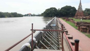 Bualoi наносит удары, вызывая сильные наводнения