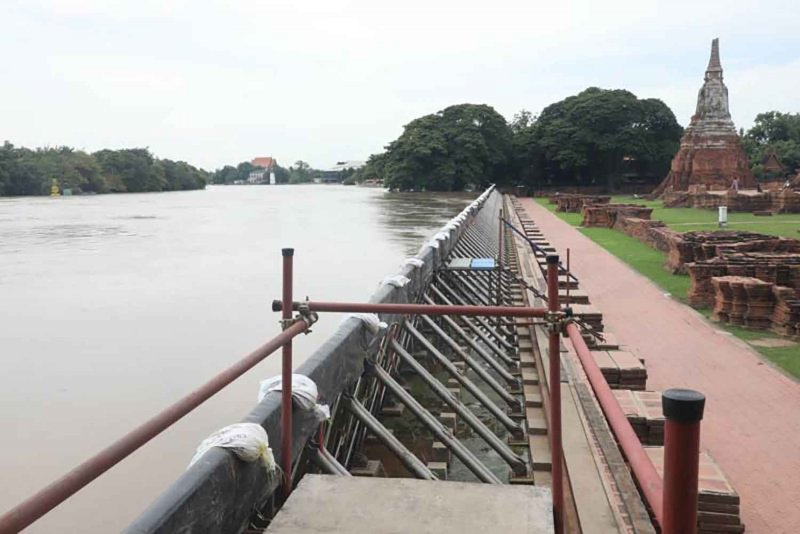 Bualoi наносит удары, вызывая сильные наводнения