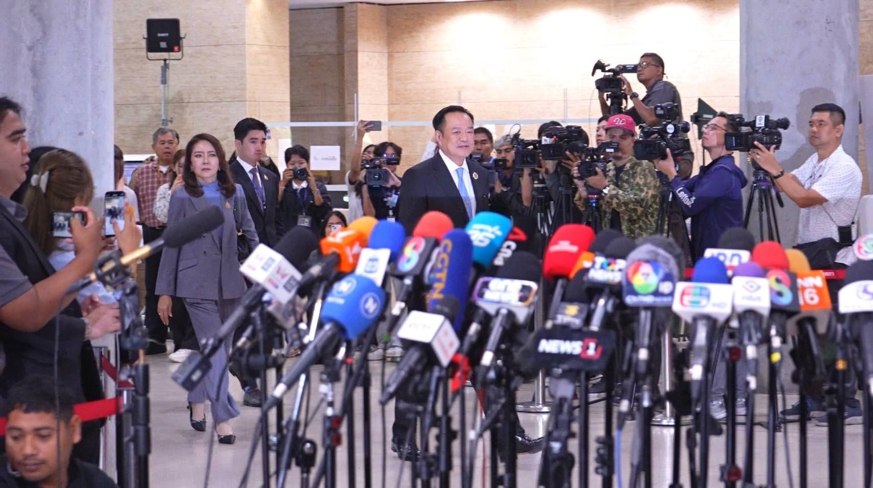 Анутин готов занять должность премьера, поскольку голосование приближается