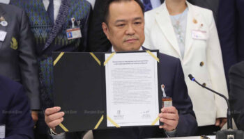 Анутин подписывает соглашение о выдвижении на пост премьер-министра