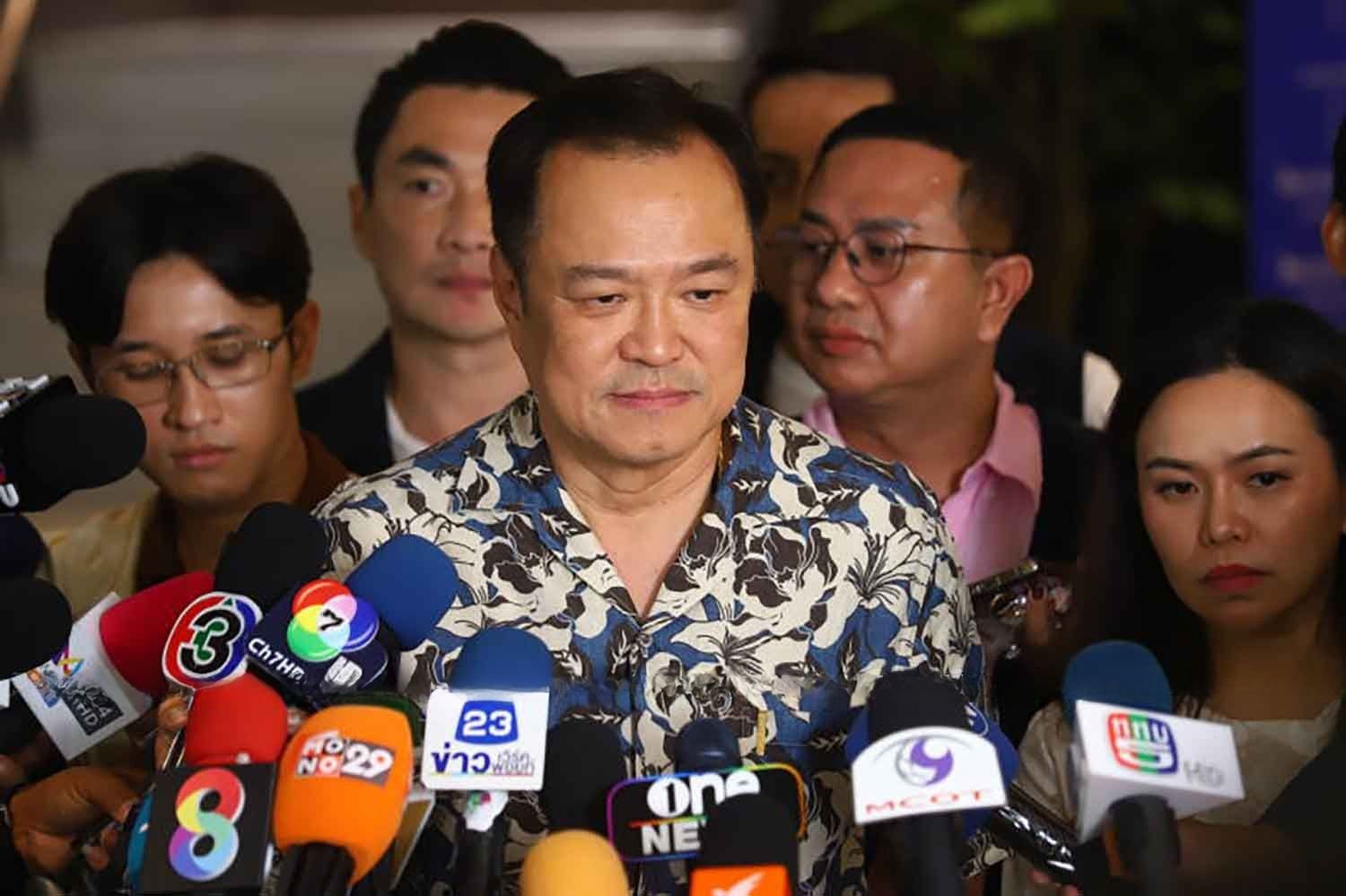 Анутин подтверждает готовность Кабинета, обещает быстрые меры по экономике