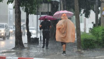 Буалои обрушивается на Таиланд, пока по стране распространяются предупреждения о наводнениях